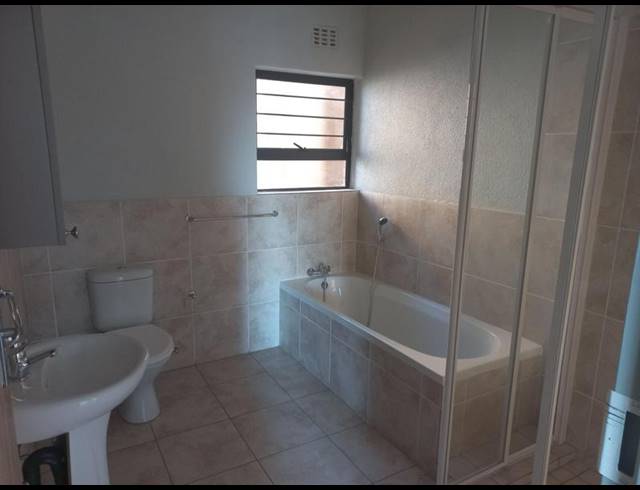 2 BEDROOM COMPLEX FOR SALE IN RAVENSWOOD